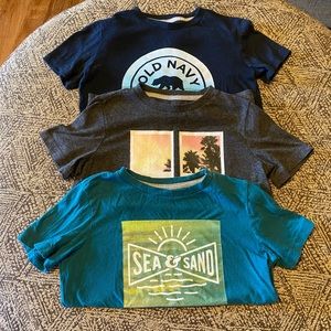 12 shirts-Boys Old Navy shirts size (S) 6/7